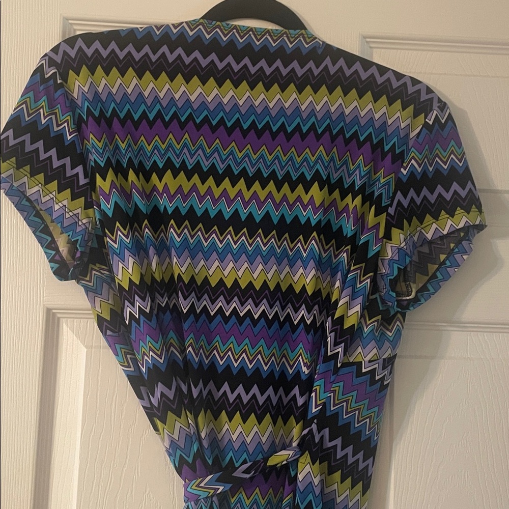 Chevron Patterned Top - Picture 5 of 5